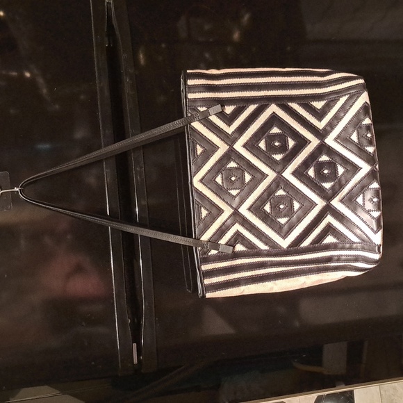 Chicos tote bag 16x12x6 inches linen white with interesting black pattern design - Picture 1 of 3